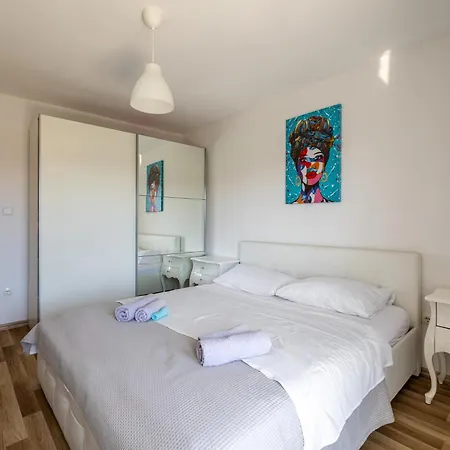 Under The Rock Apartament