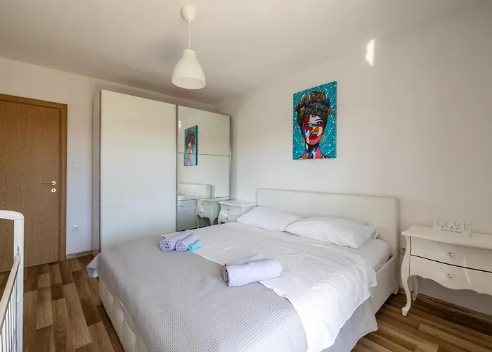 Under The Rock Apartament