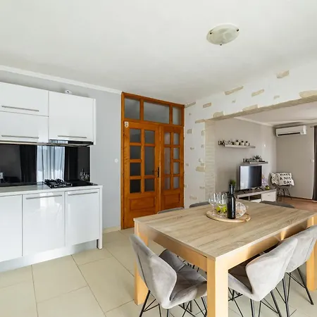 Under The Rock * Сплит